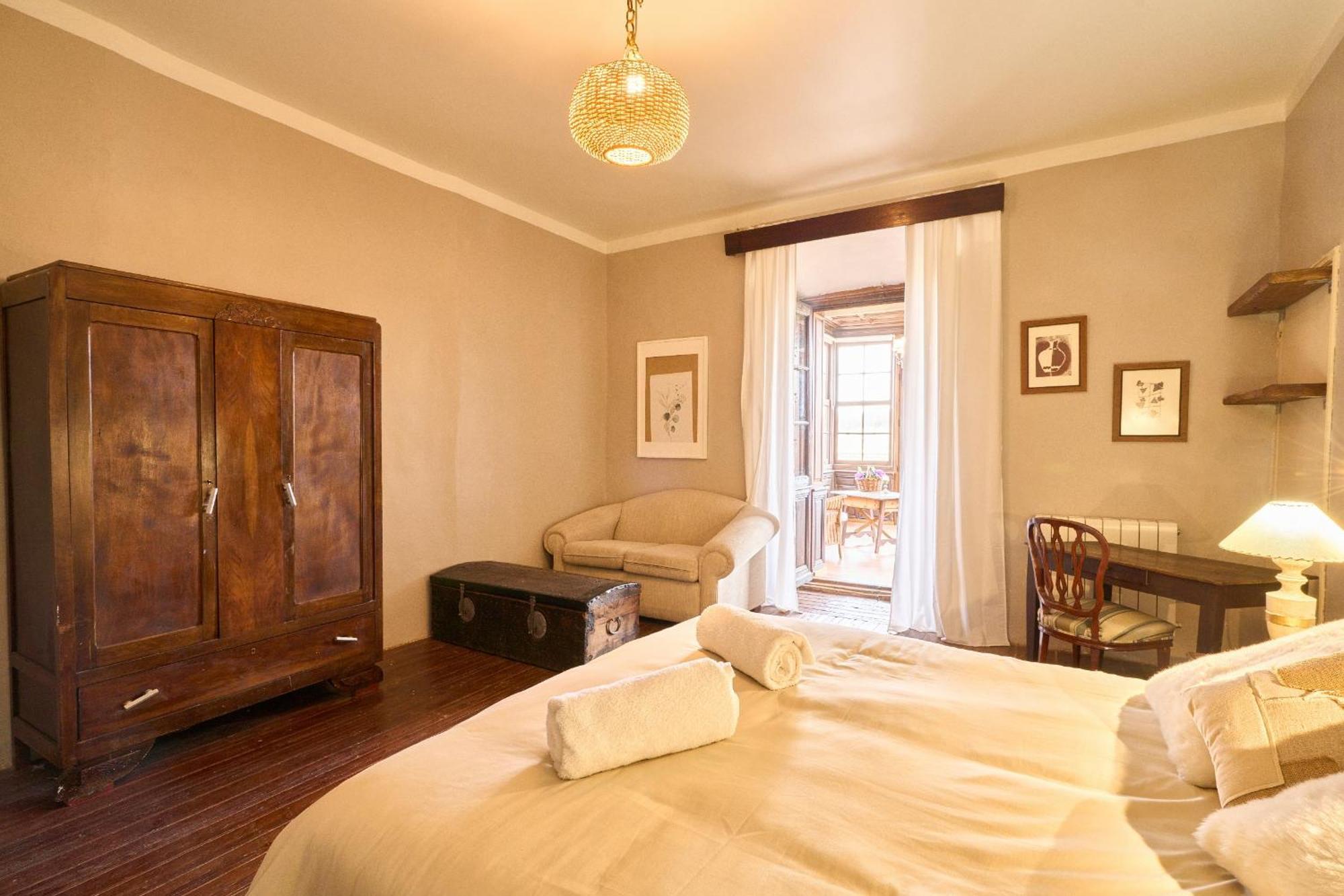 Casa Rural Palacio Conde De Aldana Con Piscina Entre Encinares Y Dehesas Terradillos Exterior foto